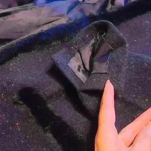 Talbots Navy Blue Wool Knit Blend Black Faux-Fur Trim Shetland Jacket Si… - Picture 16 of 16